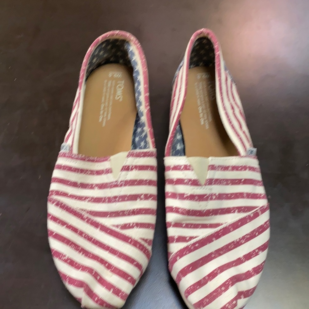 Tom’s slip ons